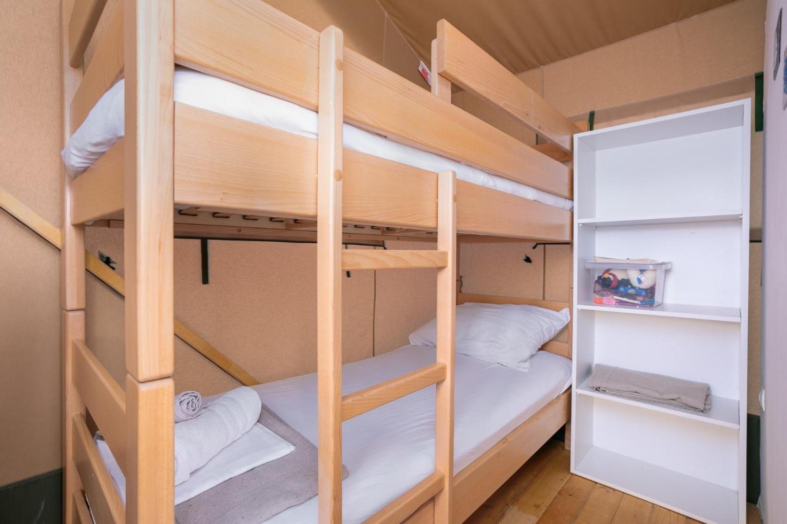 Prima Insula Glamping Hotel Brusici Екстериор снимка